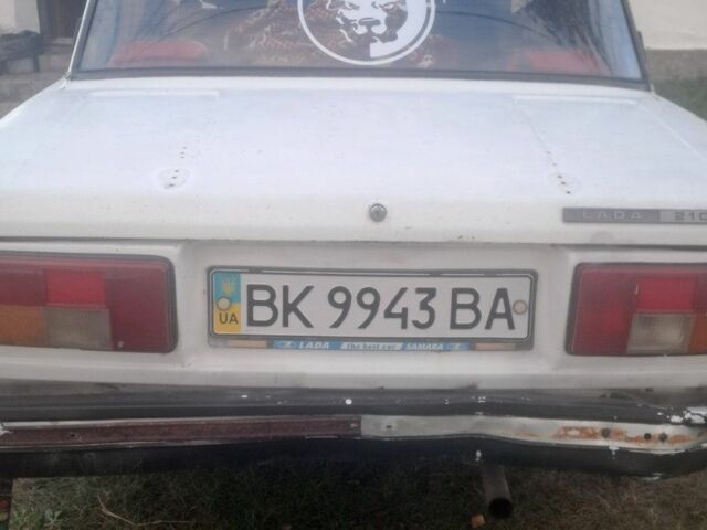 Белый ВАЗ 2105, объемом двигателя 1.5 л и пробегом 450 тыс. км за 700 $, фото 1 на Automoto.ua