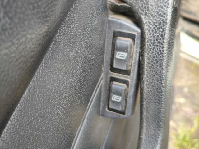 Білий ВАЗ 2105, об'ємом двигуна 1.5 л та пробігом 150 тис. км за 1150 $, фото 5 на Automoto.ua