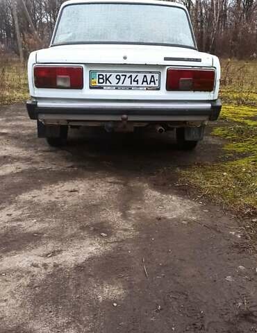 Белый ВАЗ 2105, объемом двигателя 1.5 л и пробегом 100 тыс. км за 850 $, фото 5 на Automoto.ua