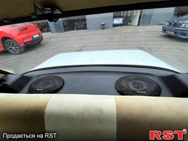 Белый ВАЗ 2105, объемом двигателя 1.5 л и пробегом 50 тыс. км за 850 $, фото 7 на Automoto.ua