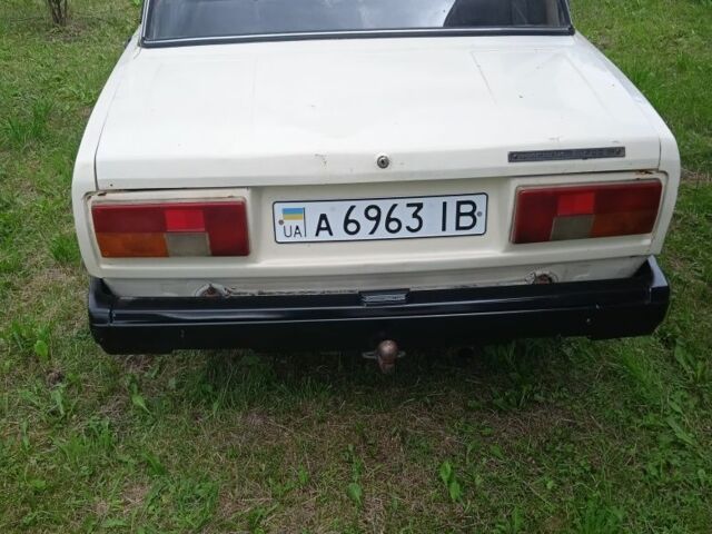 Белый ВАЗ 2105, объемом двигателя 1.6 л и пробегом 200 тыс. км за 462 $, фото 1 на Automoto.ua