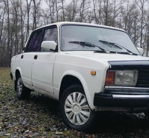 Білий ВАЗ 2105, об'ємом двигуна 0 л та пробігом 150 тис. км за 474 $, фото 4 на Automoto.ua