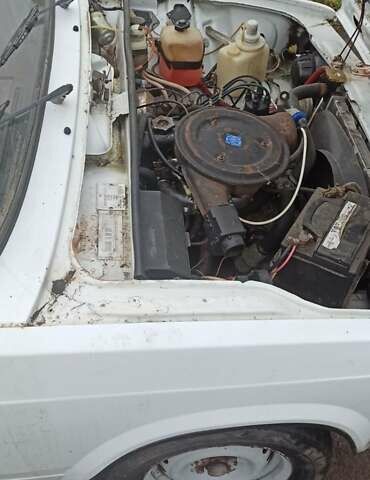 Белый ВАЗ 2105, объемом двигателя 1.5 л и пробегом 100 тыс. км за 750 $, фото 9 на Automoto.ua