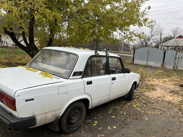 Білий ВАЗ 2105, об'ємом двигуна 1.5 л та пробігом 1 тис. км за 953 $, фото 3 на Automoto.ua