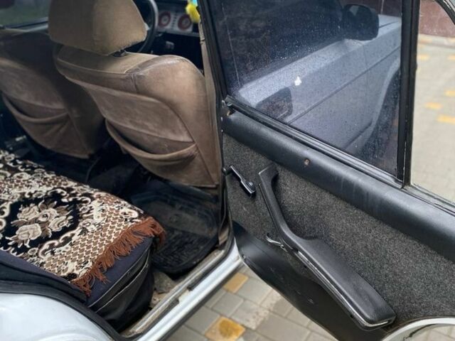 Білий ВАЗ 2105, об'ємом двигуна 0 л та пробігом 1000 тис. км за 2428 $, фото 4 на Automoto.ua
