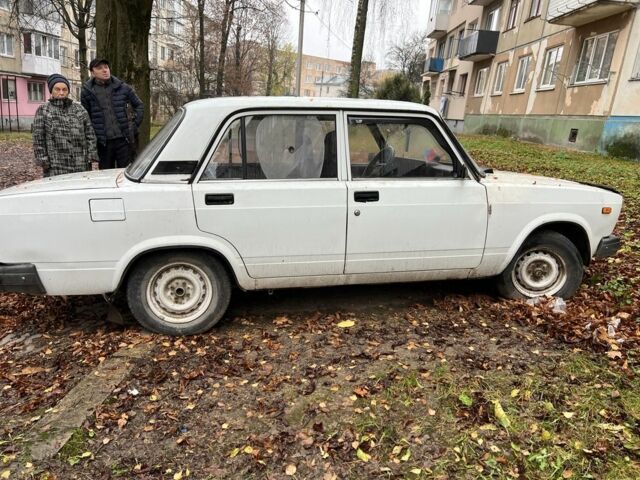 Белый ВАЗ 2105, объемом двигателя 0 л и пробегом 40 тыс. км за 600 $, фото 3 на Automoto.ua