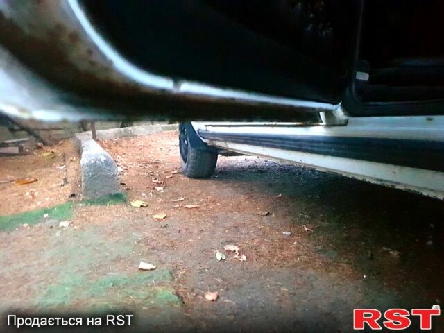 Білий ВАЗ 2105, об'ємом двигуна 1.5 л та пробігом 0 тис. км за 500 $, фото 5 на Automoto.ua