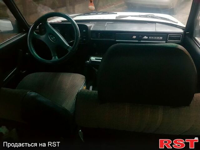 Білий ВАЗ 2105, об'ємом двигуна 1.5 л та пробігом 0 тис. км за 500 $, фото 7 на Automoto.ua