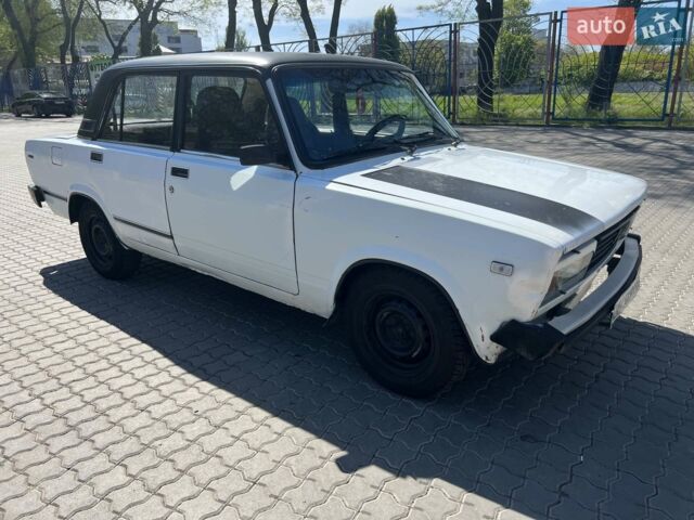 Белый ВАЗ 2105, объемом двигателя 1.5 л и пробегом 85 тыс. км за 900 $, фото 3 на Automoto.ua