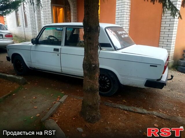 Білий ВАЗ 2105, об'ємом двигуна 1.5 л та пробігом 0 тис. км за 500 $, фото 4 на Automoto.ua