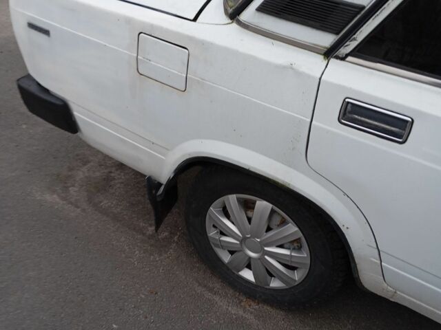 Білий ВАЗ 2105, об'ємом двигуна 1.5 л та пробігом 180 тис. км за 900 $, фото 6 на Automoto.ua