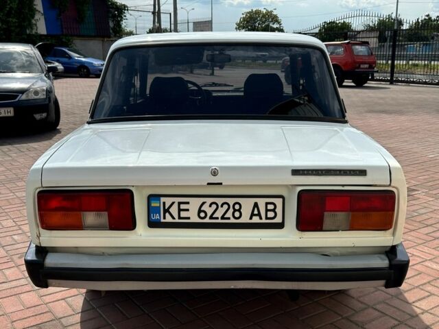 Белый ВАЗ 2105, объемом двигателя 1.5 л и пробегом 180 тыс. км за 650 $, фото 4 на Automoto.ua