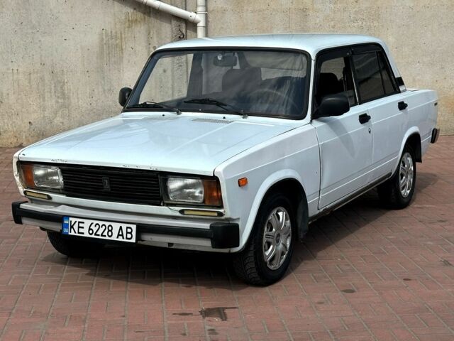 Белый ВАЗ 2105, объемом двигателя 1.5 л и пробегом 180 тыс. км за 650 $, фото 5 на Automoto.ua