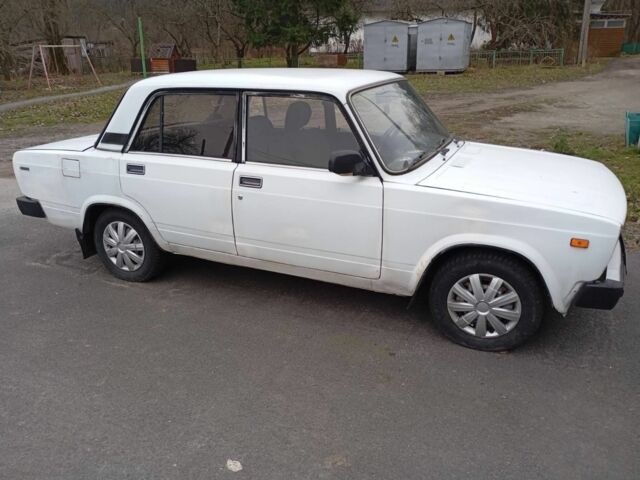 Білий ВАЗ 2105, об'ємом двигуна 1.5 л та пробігом 180 тис. км за 900 $, фото 7 на Automoto.ua
