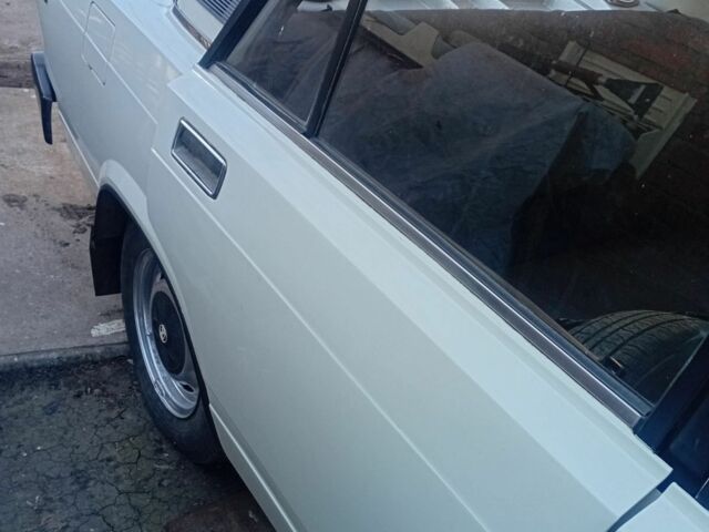 Белый ВАЗ 2105, объемом двигателя 1.3 л и пробегом 80 тыс. км за 916 $, фото 2 на Automoto.ua
