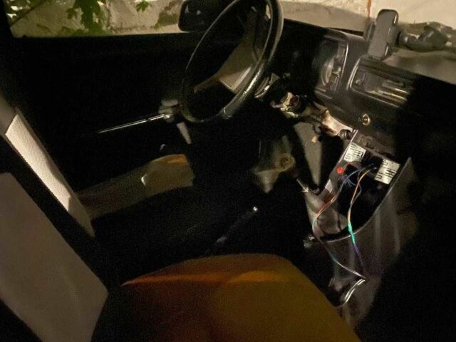 Белый ВАЗ 2105, объемом двигателя 0 л и пробегом 500 тыс. км за 553 $, фото 2 на Automoto.ua
