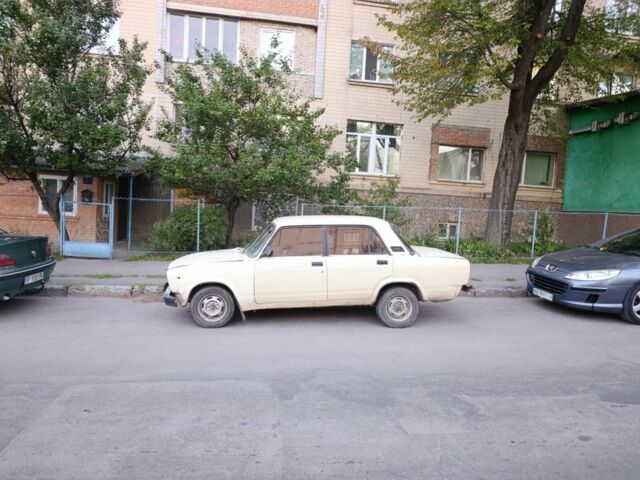Бежевый ВАЗ 2105, объемом двигателя 0 л и пробегом 200 тыс. км за 450 $, фото 3 на Automoto.ua