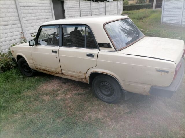 Бежевый ВАЗ 2105, объемом двигателя 0 л и пробегом 150 тыс. км за 383 $, фото 3 на Automoto.ua