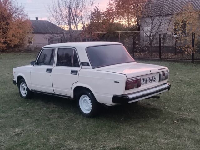 Бежевый ВАЗ 2105, объемом двигателя 1.5 л и пробегом 125 тыс. км за 537 $, фото 2 на Automoto.ua