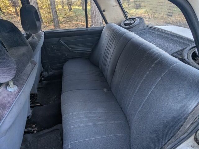 ВАЗ 2105 1998 в Черкассах на Automoto.ua Бежевый ВАЗ 2105, объемом двигателя 1.5 л и пробегом 100 тыс. км за 451 $, фото 5 на Automoto.ua