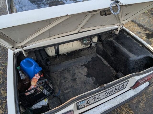 ВАЗ 2105 1998 в Черкассах на Automoto.ua Бежевый ВАЗ 2105, объемом двигателя 1.5 л и пробегом 100 тыс. км за 451 $, фото 6 на Automoto.ua