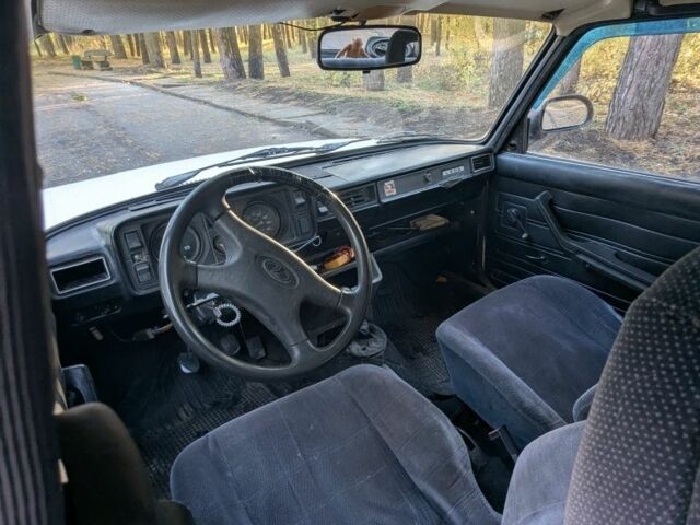 ВАЗ 2105 1998 в Черкассах на Automoto.ua Бежевый ВАЗ 2105, объемом двигателя 1.5 л и пробегом 100 тыс. км за 451 $, фото 4 на Automoto.ua