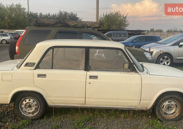 Бежевый ВАЗ 2105, объемом двигателя 1.3 л и пробегом 300 тыс. км за 600 $, фото 8 на Automoto.ua