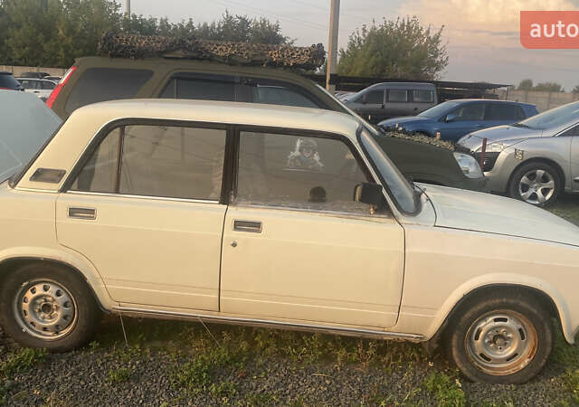 Бежевый ВАЗ 2105, объемом двигателя 1.3 л и пробегом 300 тыс. км за 600 $, фото 5 на Automoto.ua