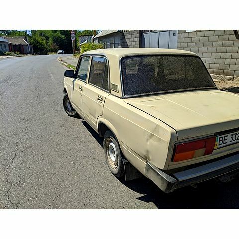 Бежевый ВАЗ 2105, объемом двигателя 1.3 л и пробегом 100 тыс. км за 600 $, фото 3 на Automoto.ua