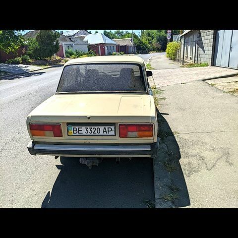 Бежевый ВАЗ 2105, объемом двигателя 1.3 л и пробегом 100 тыс. км за 600 $, фото 2 на Automoto.ua