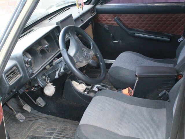 Бежевый ВАЗ 2105, объемом двигателя 1.3 л и пробегом 130 тыс. км за 520 $, фото 4 на Automoto.ua