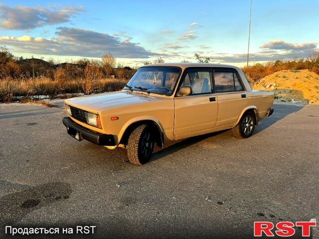Бежевий ВАЗ 2105, об'ємом двигуна 1.3 л та пробігом 100 тис. км за 1000 $, фото 4 на Automoto.ua