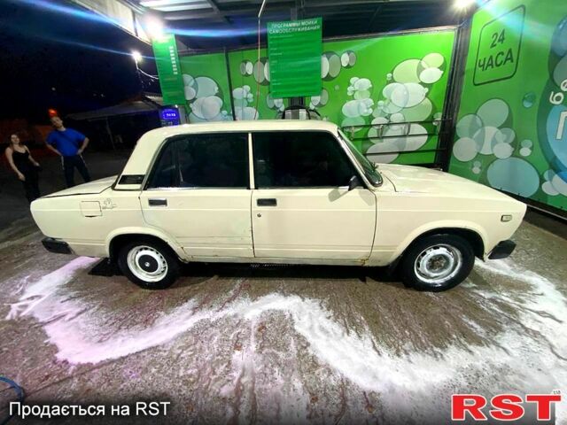 Бежевый ВАЗ 2105, объемом двигателя 1.5 л и пробегом 88 тыс. км за 350 $, фото 2 на Automoto.ua
