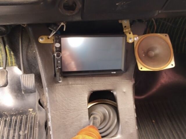 Бежевый ВАЗ 2105, объемом двигателя 1 л и пробегом 285 тыс. км за 1067 $, фото 7 на Automoto.ua