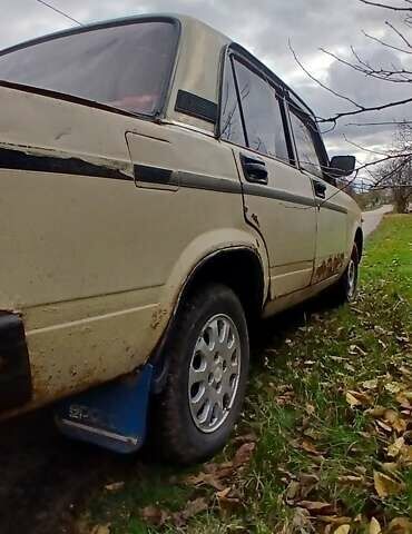 Бежевый ВАЗ 2105, объемом двигателя 0 л и пробегом 1000 тыс. км за 358 $, фото 2 на Automoto.ua