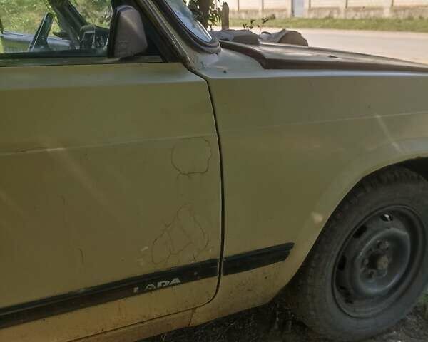 Бежевый ВАЗ 2105, объемом двигателя 1.2 л и пробегом 200 тыс. км за 500 $, фото 6 на Automoto.ua