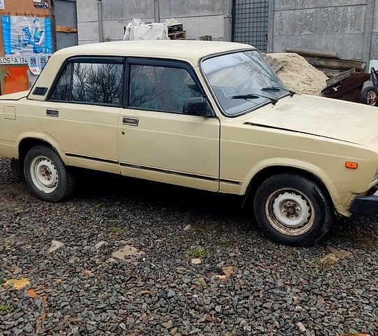 Бежевый ВАЗ 2105, объемом двигателя 1.3 л и пробегом 150 тыс. км за 600 $, фото 1 на Automoto.ua