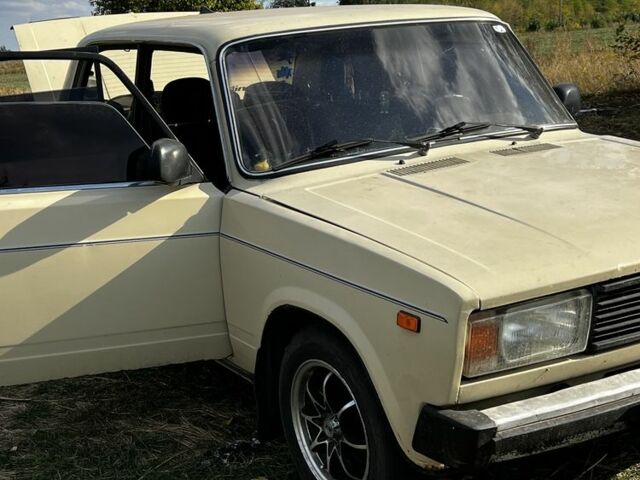 Бежевый ВАЗ 2105, объемом двигателя 1.3 л и пробегом 340 тыс. км за 1000 $, фото 1 на Automoto.ua