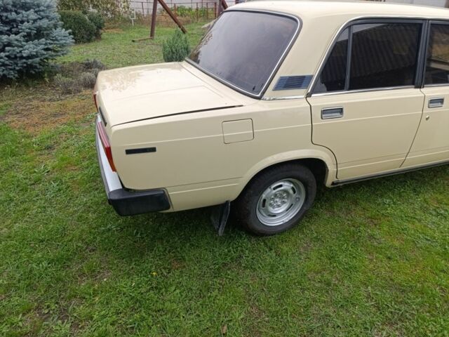 Бежевый ВАЗ 2105, объемом двигателя 0 л и пробегом 34 тыс. км за 1669 $, фото 1 на Automoto.ua