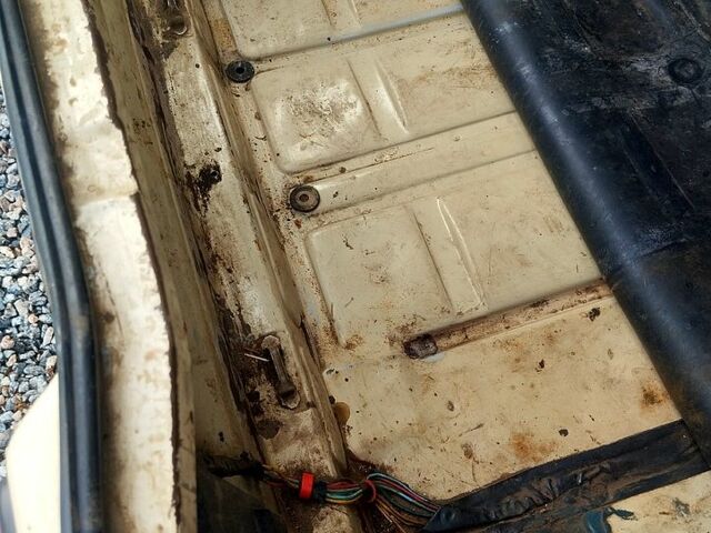 Бежевый ВАЗ 2105, объемом двигателя 1.3 л и пробегом 0 тыс. км за 1500 $, фото 4 на Automoto.ua