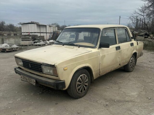 Бежевый ВАЗ 2105, объемом двигателя 2 л и пробегом 100 тыс. км за 300 $, фото 2 на Automoto.ua