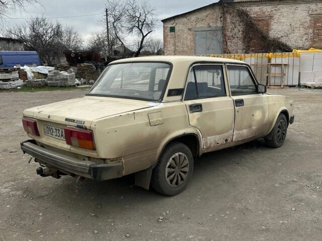Бежевый ВАЗ 2105, объемом двигателя 2 л и пробегом 100 тыс. км за 300 $, фото 4 на Automoto.ua