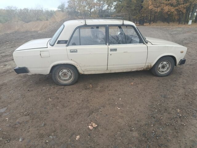 ВАЗ 2105 1985 в Чугуеве на Automoto.ua Бежевый ВАЗ 2105, объемом двигателя 1.5 л и пробегом 140 тыс. км за 380 $, фото 7 на Automoto.ua