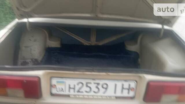 Бежевий ВАЗ 2105, об'ємом двигуна 1.5 л та пробігом 150 тис. км за 350 $, фото 4 на Automoto.ua