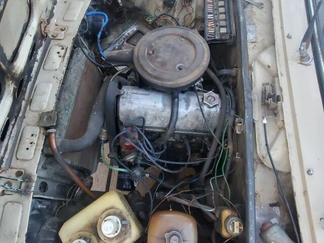 Бежевый ВАЗ 2105, объемом двигателя 5 л и пробегом 12 тыс. км за 323 $, фото 5 на Automoto.ua