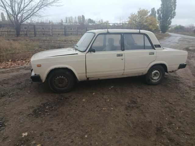 ВАЗ 2105 1985 в Чугуеве на Automoto.ua Бежевый ВАЗ 2105, объемом двигателя 1.5 л и пробегом 140 тыс. км за 380 $, фото 3 на Automoto.ua