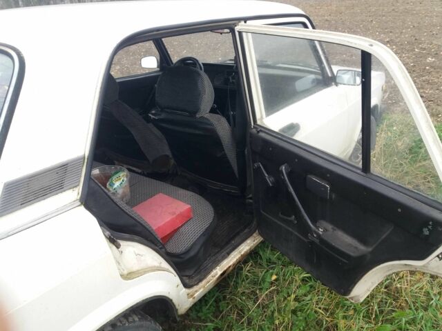 Бежевый ВАЗ 2105, объемом двигателя 1.3 л и пробегом 1000 тыс. км за 358 $, фото 3 на Automoto.ua