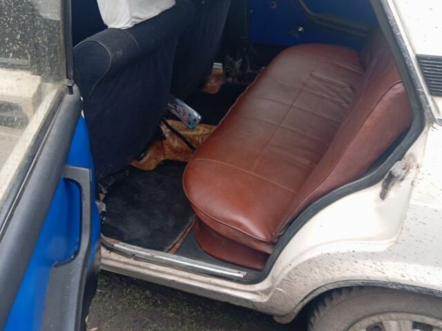 Бежевый ВАЗ 2105, объемом двигателя 1 л и пробегом 60 тыс. км за 500 $, фото 8 на Automoto.ua