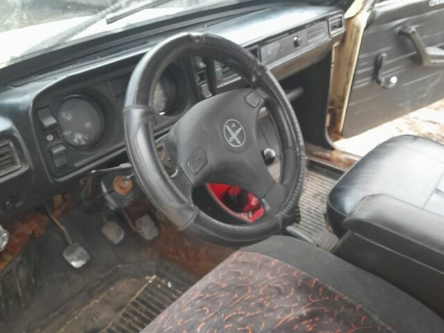 Бежевый ВАЗ 2105, объемом двигателя 0 л и пробегом 190 тыс. км за 451 $, фото 4 на Automoto.ua