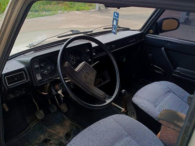 Бежевый ВАЗ 2105, объемом двигателя 1.3 л и пробегом 0 тыс. км за 1150 $, фото 4 на Automoto.ua